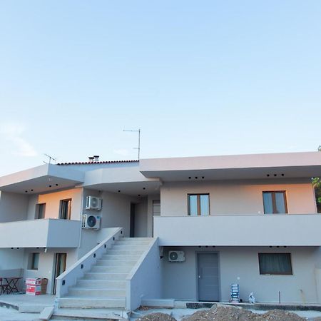 Νεακιτοσ Luxury Apartments Nikiti  Buitenkant foto